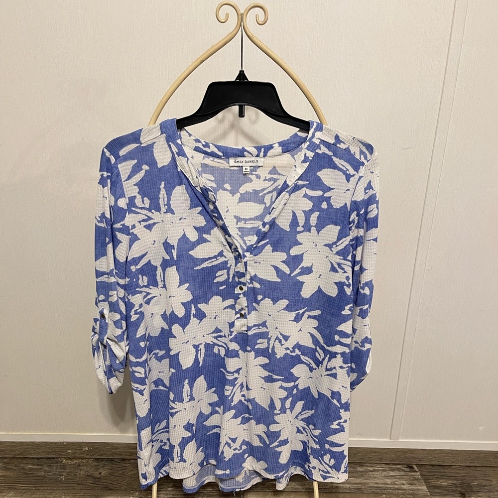 Emily Daniels 2X Light-fabric Blouse